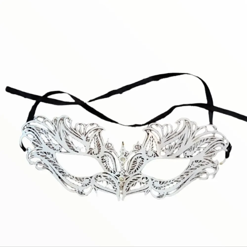 EC LAZER CUT BUTTERFLY MASQUERADE MASK W/ RHINESTONES